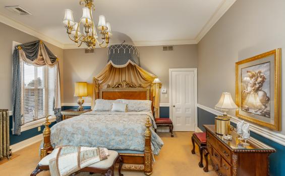 Bed and Breakfast Suite